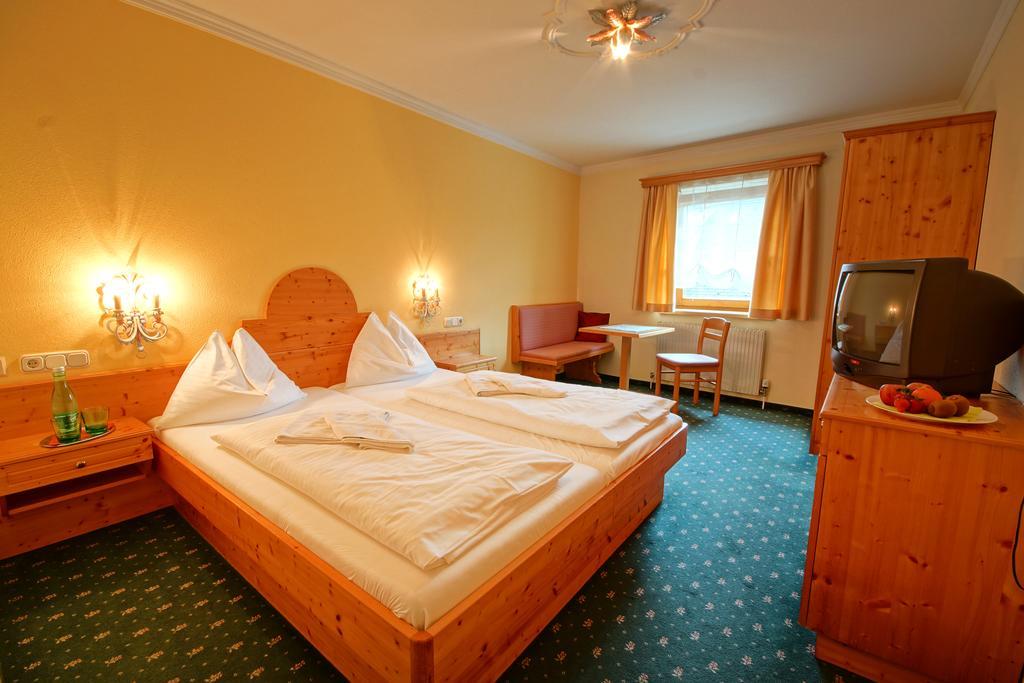 Hotel Restaurant Das Roessl Windischgarsten Room photo